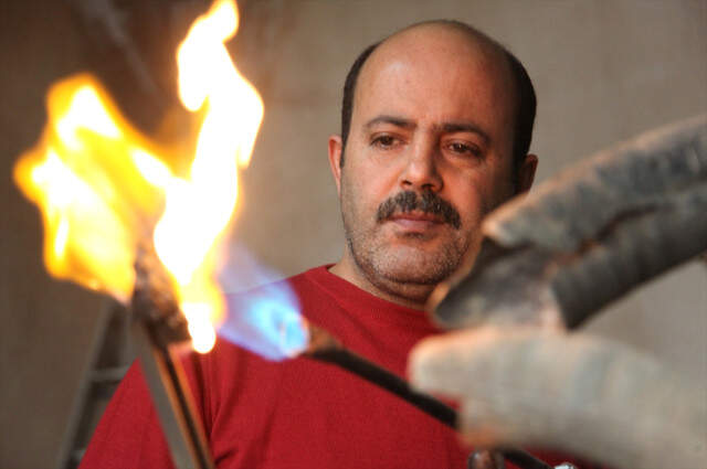 30 Yıllık Bastoncunun Koç, Sığır ve Manda Boynuzlarını İşleyerek Yaptığı Selçuklu Motifli Bastonlar Kapış Kapış Satılıyor 30 Yıllık Bastoncunun Koç, Sığır ve Manda Boynuzlarını İşleyerek Yaptığı Selçuklu Motifli Bastonlar Kapış Kapış Satılıyor