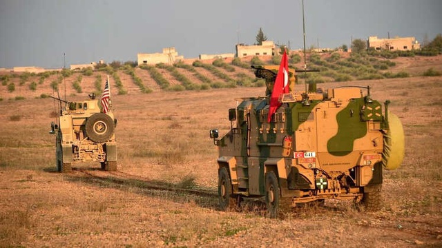 Financial Times: Suriye'deki Kürt Militanlar Yüzünden Türkiye ve ABD'nin Çatışma Riski Var