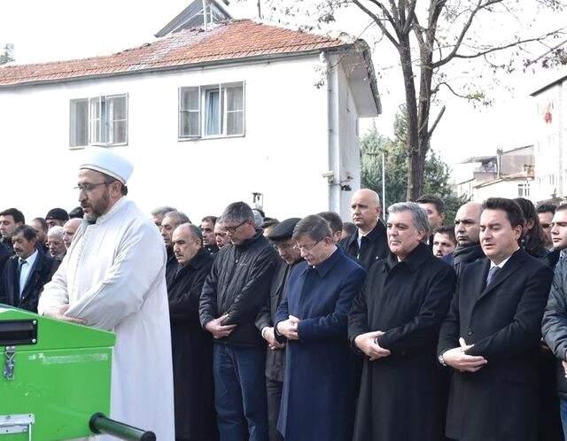 Abdullah Gül, Ahmet Davutoğlu ve Ali Babacan Cenaze Törenine Bir Araya Geldi