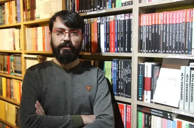 Çaldığı Kitabı Geri Getiren Köpek, Dönerle Ödüllendirildi