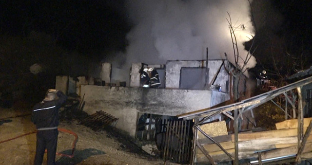 Düzce'de Bir Evde Çıkan Yangında 3 Çocuk Hayatını Kaybetti