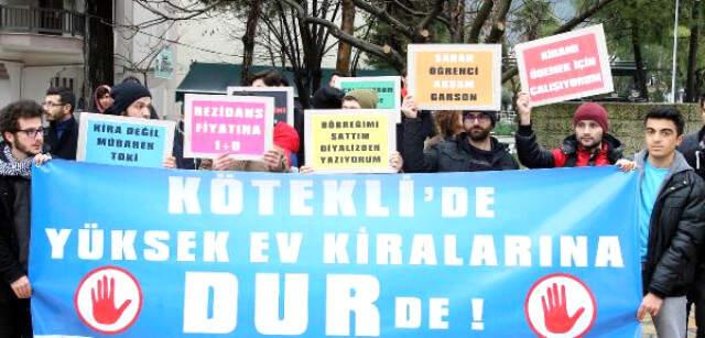 Üniversite Öğrencileri, Yüksek Kiraları Protesto Etmek İçin Eylem Yaptı