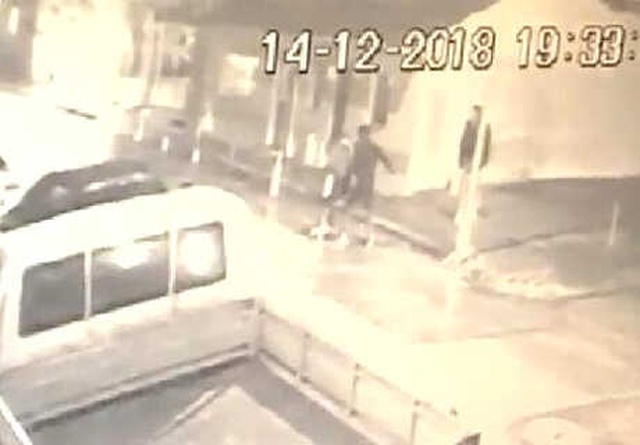 Genç Kadın, Sokak Ortasında Eski Sevgilisi Tarafından Bıçaklandı