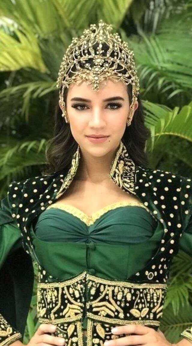 2018 güzeli seçilen Tara Madelein De Vries, Kainat Güzellik Yarışmasında Dereceye Giremedi