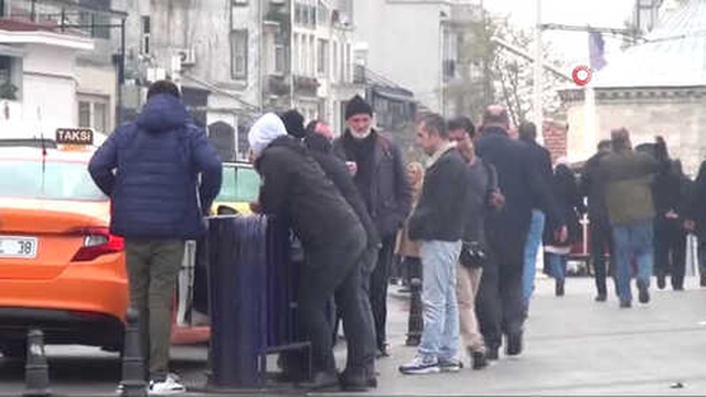 Taksim Meydanında Taksicilerin Sıra Kavgası Kamerayla Anbean Kaydedildi