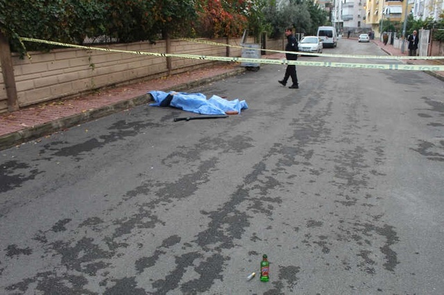 Antalya'da Pompalı Tüfekle Nişanlısını Öldüren Genç İntihar Etti