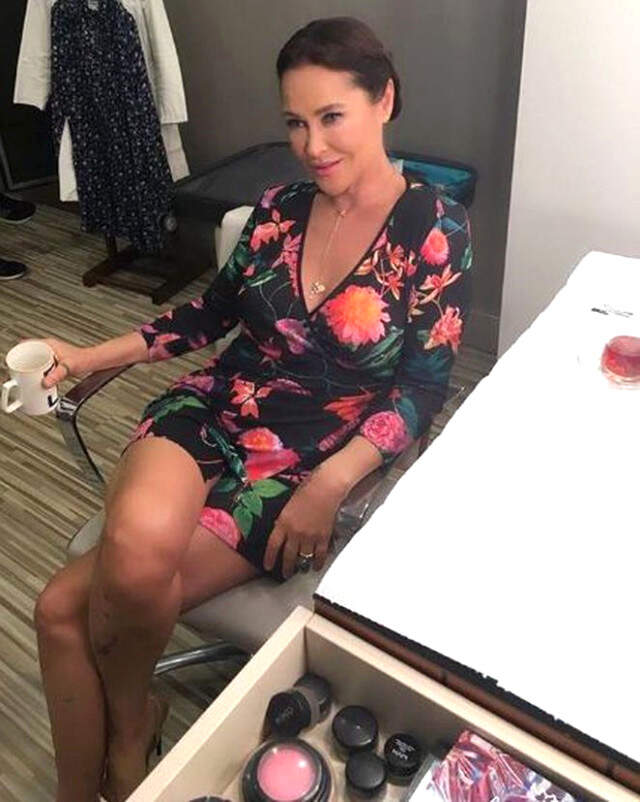 Hülya Avşar, Fiziğiyle Genç Kızlara Taş Çıkarttı