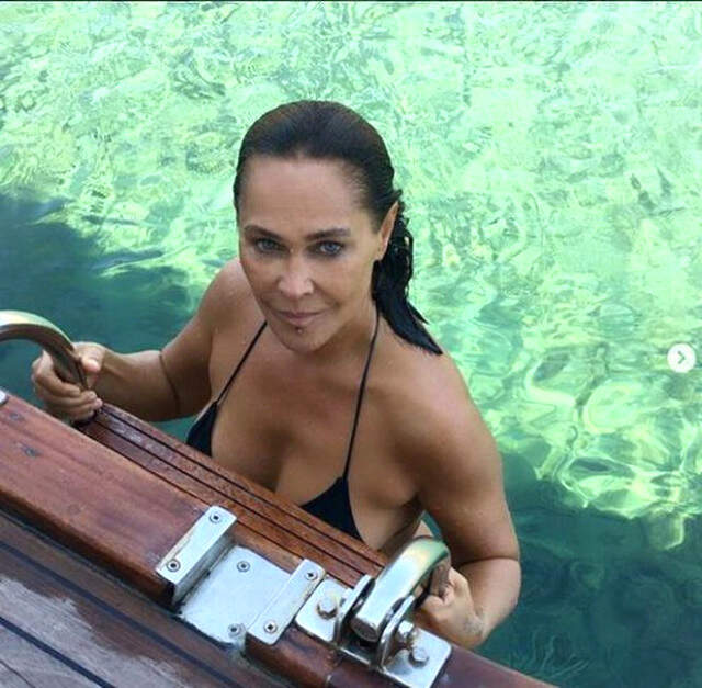 Hülya Avşar, Fiziğiyle Genç Kızlara Taş Çıkarttı