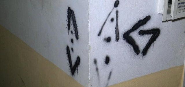 Uyuşturucu Operasyonu Yapılan Evin Duvarında Çukur Dizisinin Sembolü Görüldü