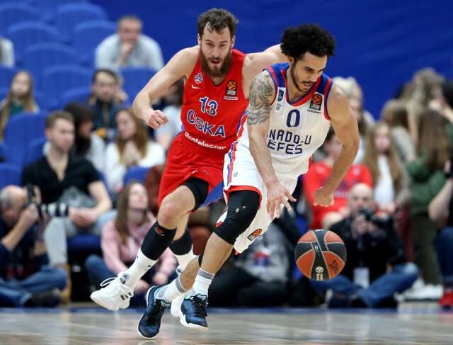 Anadolu Efes, CSKA Moskova Engelini Aşamadı