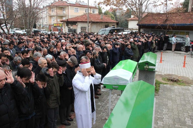 Hollanda'da Öldürülen Hümeyra, Karaman'da Gözyaşlarıyla Uğurlandı