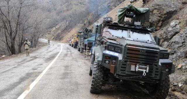 Savaş Uçakları, Tunceli'de Teröristlerin Sıkıştırıldığı Mağarayı Bombaladı