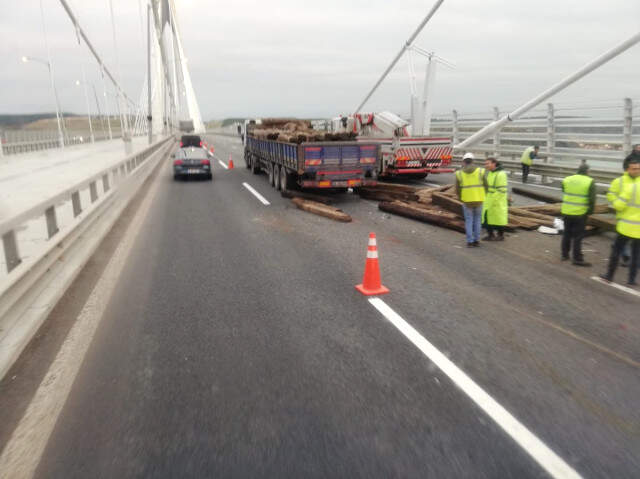 Yavuz Sultan Selim Köprüsü'nde Kaza! Avrupa Yönü Trafiğe Kapatıldı Yavuz Sultan Selim Köprüsü'nde Kaza! 1 Ölü, 2 Yaralı