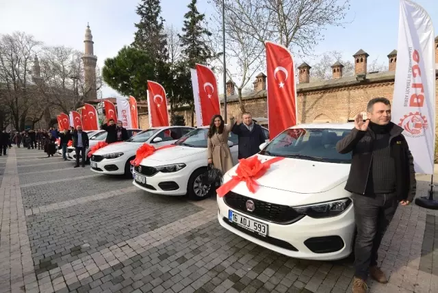 Bursa'da 'Payitaht Çarşı Alışveriş Günleri' Adlı Organizasyonda 10 Talihli Otomobil Kazandı