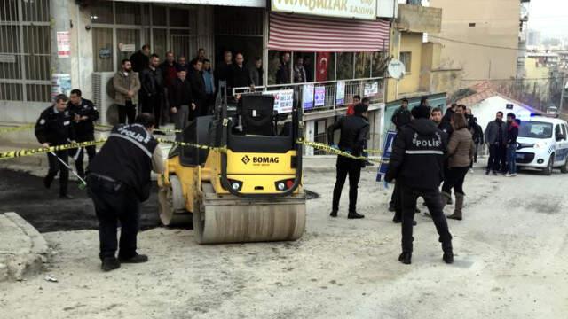 Dengesini Kaybeden Adam, Yol Çalışması Yapan Silindirin Altında Feci Şekilde Can Verdi