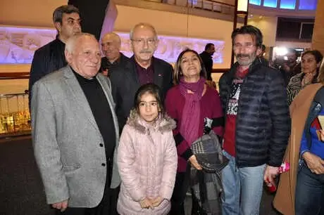 Eşiyle Birlikte Müslüm Filmine Giden Kemal Kılıçdaroğlu Senaryoyu Yorumladı: Yüreğimize Dokundular