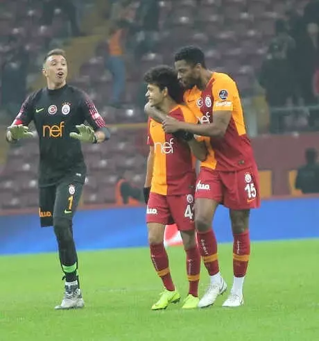 Galatasaray'ın 16 Yaşındaki Futbolcusu Mustafa Kapı, Tarihe Geçti