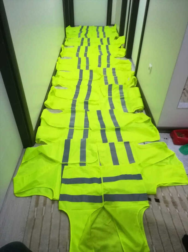 FETÖ Operasyonunda, Sarı ve Kırmızı Yelekler Bulundu