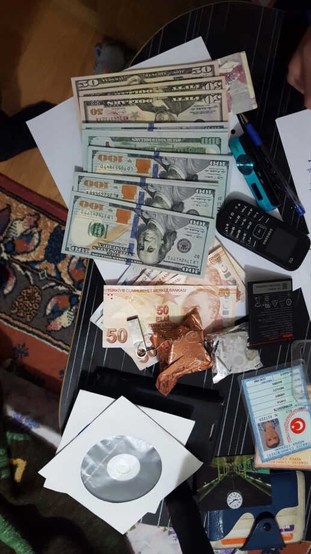 FETÖ Operasyonunda, Sarı ve Kırmızı Yelekler Bulundu