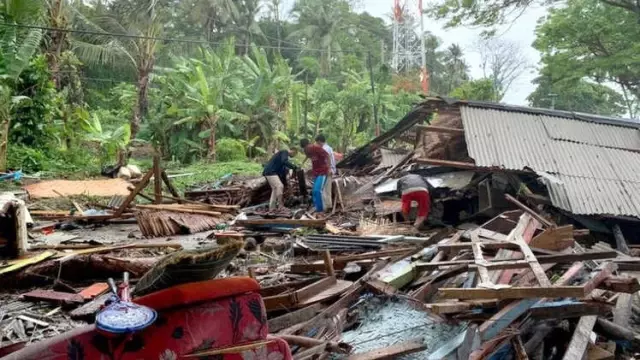 Endonezya'da Tsunami: Ölü Sayısı 280'i Aştı, Yeni Tsunami Uyarıları Yapıldı