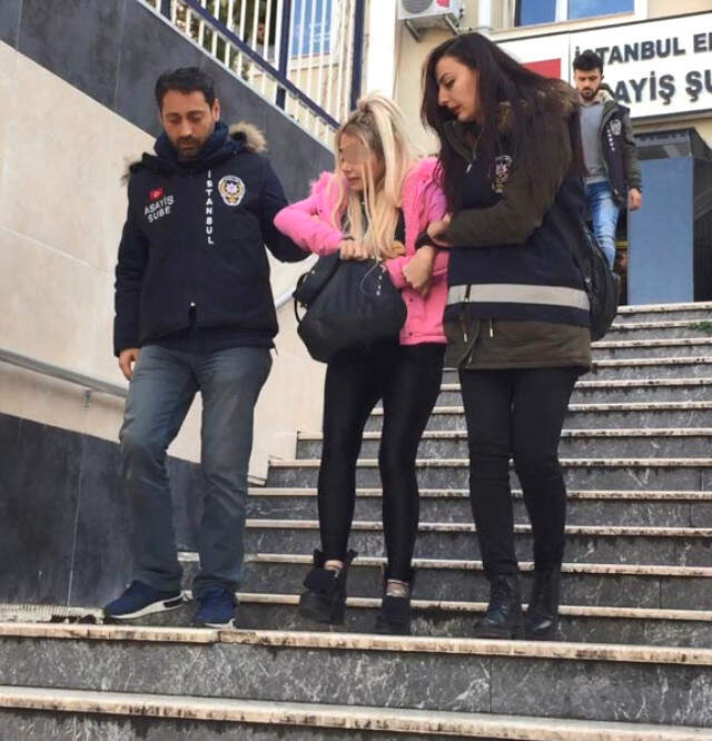 Gözaltına Alınan Genç Kız Adliye Çıkışı Bağırdı: Aklım Yapamadıklarımda Hırsızlık Operasyonunda Gözaltına Alınan Zanlı, Adliye Çıkışı Bağırdı: Aklım Yapamadıklarımda