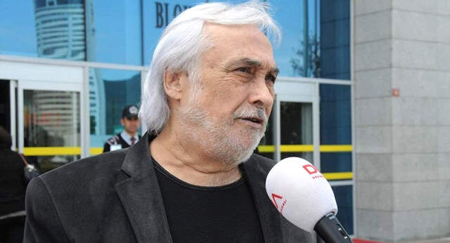 Müjdat Gezen ile Metin Akpınar'ın Mahkeme Öncesi Fotoğrafı Çok Konuşuldu