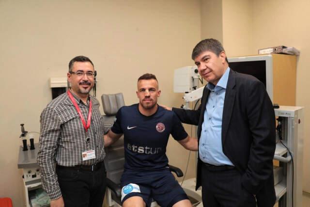 Antalyaspor-Fenerbahçe Maçında Ambulansla Hastaneye Kaldırılan Chico'da Korkulan Olmadı