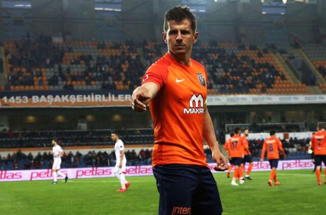 Fenerbahçe'ye Gideceği Konuşulan Emre Belözoğlu: Tamamen Başakşehir'in Başarısına Odaklanmış Durumdayım