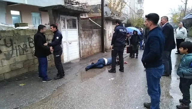 Evli Kadına Çıkma Teklifinde Bulunan Zanlıya Meydan Dayağı