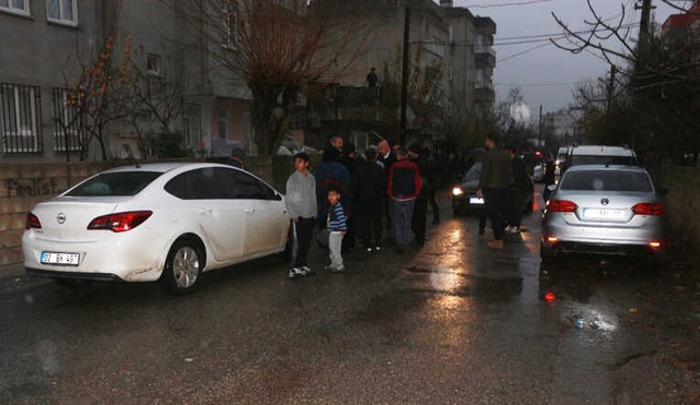 Evli Kadına Çıkma Teklifinde Bulunan Zanlıya Meydan Dayağı
