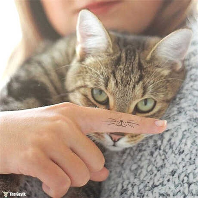 Kedi İnsanlarını Kendine Aşık Edecek 20 Kedili Dövme Önerisi