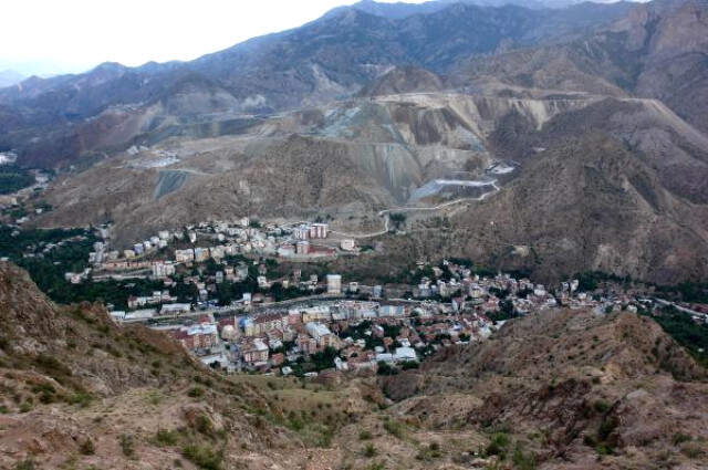 Yapımı Devam Eden Yusufeli Barajı Nedeniyle Sular Altında Kalacak Olan Yusufeli İlçesi 7. Kez Taşınacak Yapımı Devam Eden Yusufeli Barajı Nedeniyle Sular Altında Kalacak Olan Yusufeli İlçesi 7. Kez Taşınacak