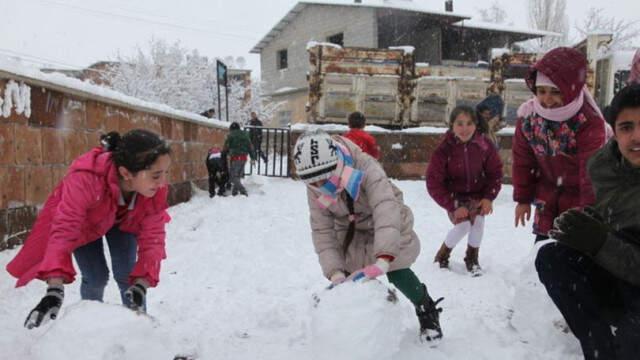 Yoğun Kar Yağışı Nedeniyle 11 İlde Eğitime Ara Verildi! İşte O İller