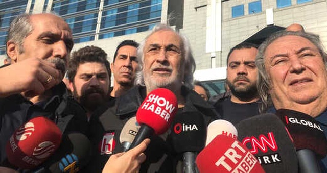 Cumhurbaşkanı'na Hakaretten Yargılanan Müjdat Gezen, Adli Kontrol Şartının Kaldırılması İçin Başvuru Yaptı