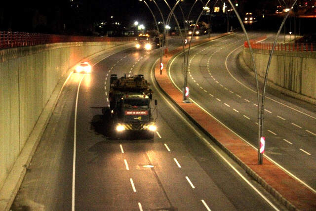 Gözler Münbiç'e Çevrilmişken Şanlıurfa Sınırına Dev Tank Sevkiyatı Gözler Münbiç'e Çevrilmişken Şanlıurfa Sınırına Dev Tank Sevkiyatı