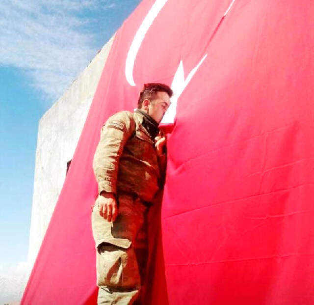 Hakkari'den Acı Haber! Askerlerimizin Üzerine Çığ Düştü: 1 Şehit, 1 Yaralı Hakkari'den Acı Haber! Askerlerimizin Üzerine Çığ Düştü: 1 Şehit, 1 Yaralı