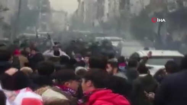İstanbul'da 17 Yaşındaki Taraftar Bıçaklanarak Öldürüldü