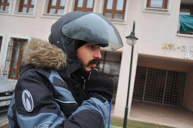 Genç Girişimci, Kurduğu Ekiple Aldatılma Şüphesi Üzerine Eş Takibi Yapıyor