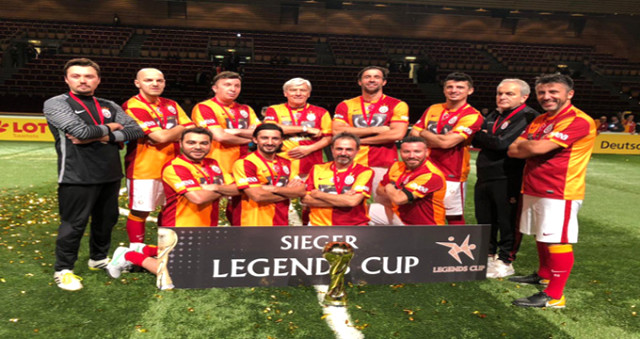 Galatasaray Veteranlar Takımı Almanya'da Şampiyon Oldu