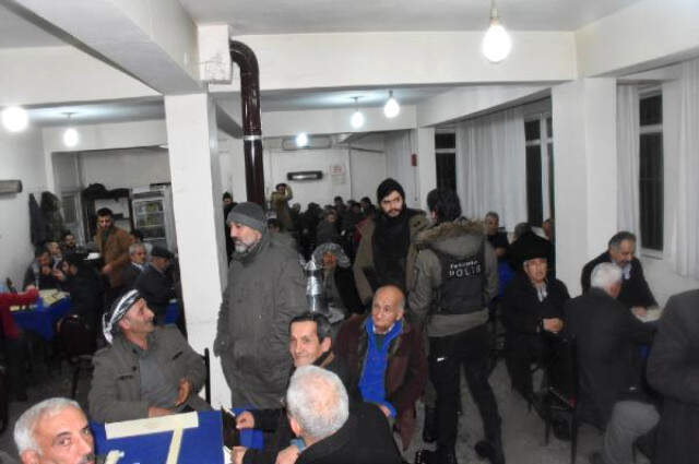 Kadınlar İhbar Etti, Kocalarının Tombala Oynadığı Kahveler Kapatıldı Kadınlar İhbar Etti, Kocalarının Tombala Oynadığı Kahveler Kapatıldı