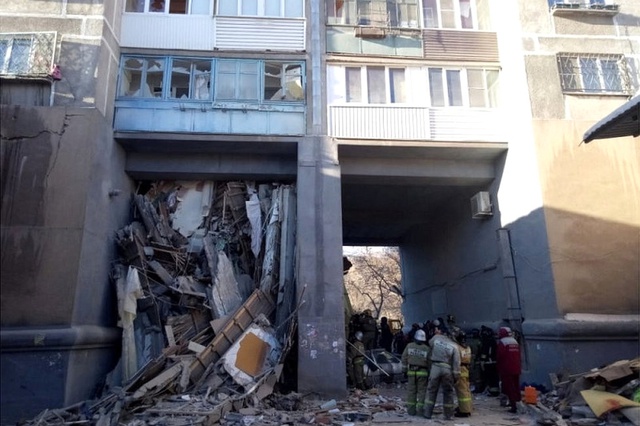 Rusya'da Yıkılan Binanın Enkazından 11 Aylık Bebek Kurtarıldı