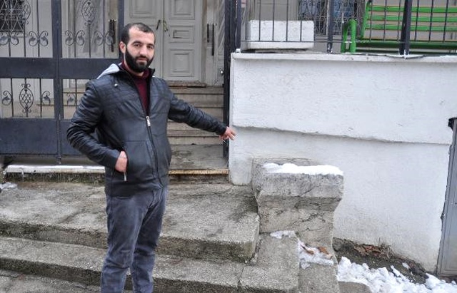 Cami Avlusuna Bırakılan 5 Günlük Bebeği, Cemaat Donmak Üzereyken Buldu