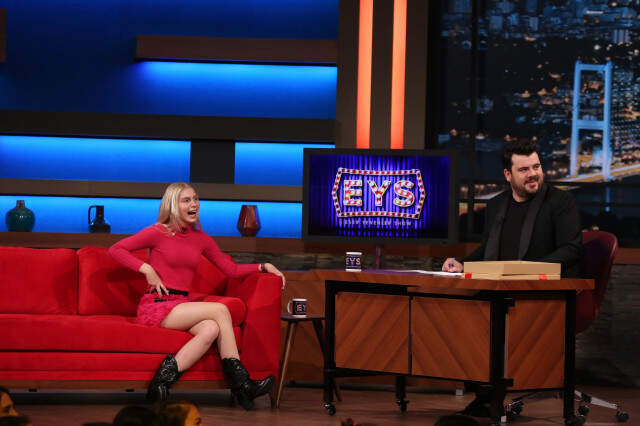 Eser Yenenler Show'un Yayın Günü Değiştirildi! TV8'den Sürpriz Karar! Eser Yenenler Show'un Yayın Günü Değiştirildi