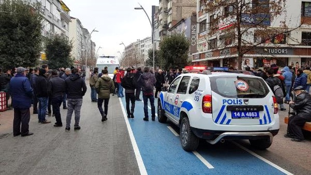 Darp Olayına Karışan 3 Kişi, Ters Kelepçe Yapılarak Gözaltına Alındı