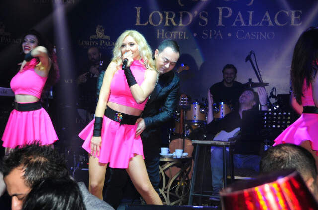 Serdar Ortaç, Chloe Loughnan Boşanma Haberlerine Sitem Etti: Ayrılmıyoruz, Boşanmıyoruz Serdar Ortaç, Chloe Loughnan Boşanma Haberlerine Sitem Etti: Ayrılmıyoruz, Boşanmıyoruz