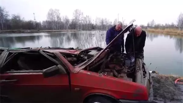 Suyun Altında 6 Ay Geçiren Eski Bir Lada Çalışır mı? (Videolu)