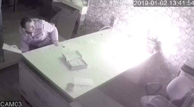 Tamir Ettiği Tablet Patladı, İki Eli ve Kulağı Yandı