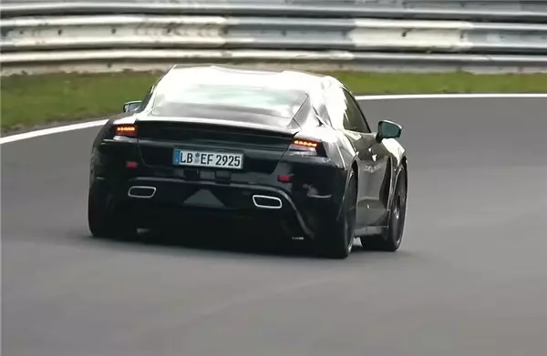 Tesla Sahipleri, Akın Akın Porsche Taycan'a Kayıyor