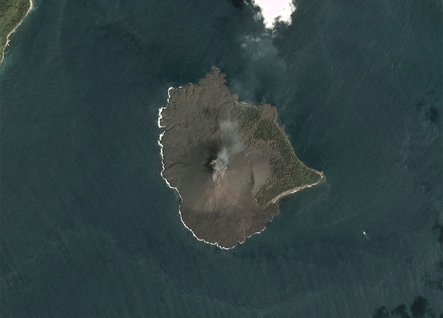 Anak Krakatau Yanardağı: Uydu Fotoğrafları Yıkımı Gösterdi