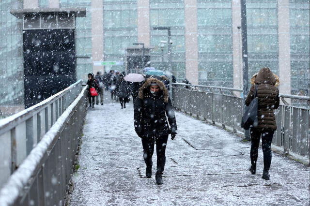 Meteoroloji'den Sonra AKOM da İstanbul'a Şiddetli Kar Uyarısı Yaptı Meteorolojiden Sonra AKOM da İstanbul'a Şiddetli Kar Uyarısı Yaptı